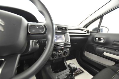 Car image 31