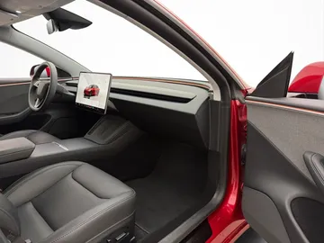 Car image 32