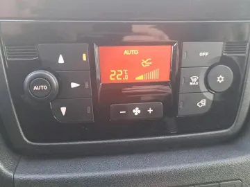 Car image 36