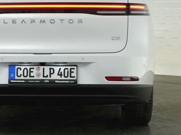 Car image 29