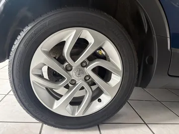 Car image 32