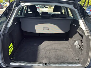 Car image 31
