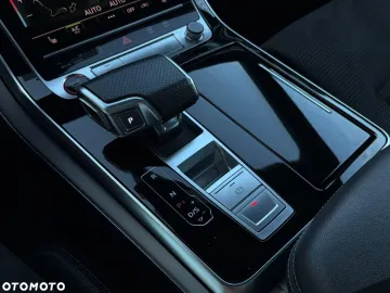 Car image 40