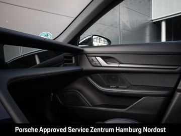 Car image 38
