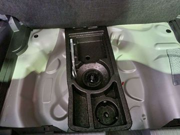 Car image 37