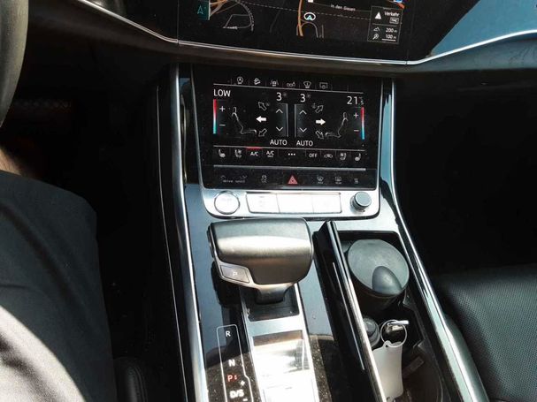 Audi Q8 3.0 TDI quattro S-line 210 kW image number 7