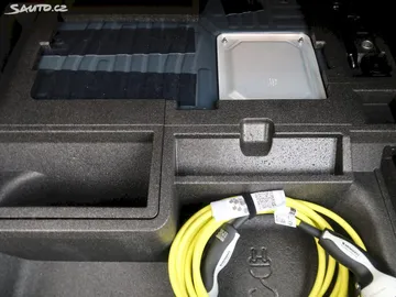 Car image 32
