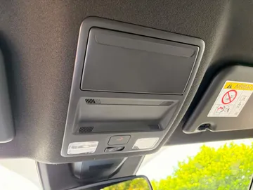 Car image 47