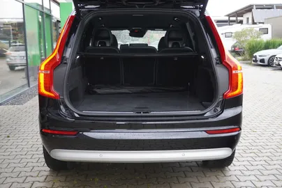 Car image 28