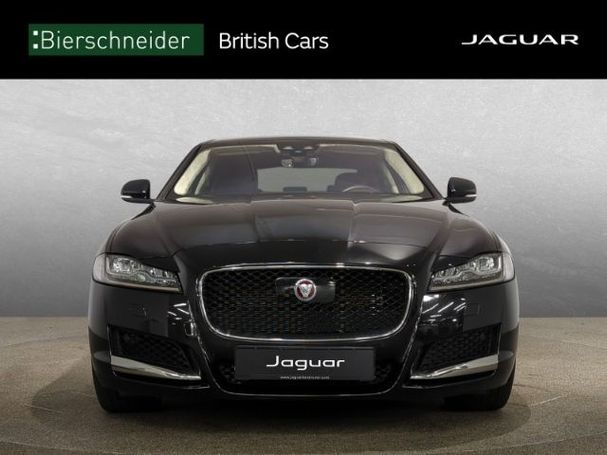 Jaguar XF 30t Portfolio 221 kW image number 8