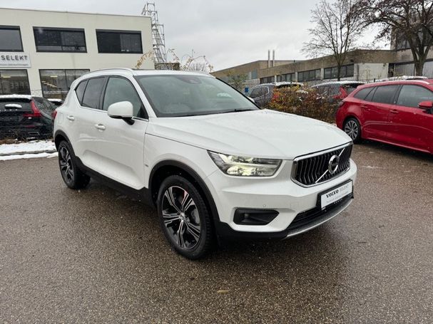 Volvo XC40 Recharge Plug-in Hybrid T4 Inscription 155 kW image number 2