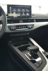 Car image 26