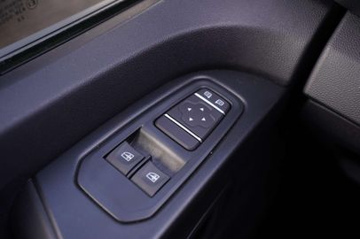 Car image 37