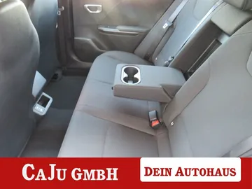 Car image 30