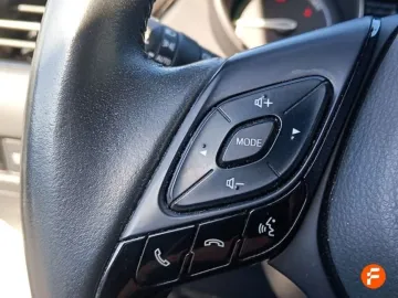 Car image 24
