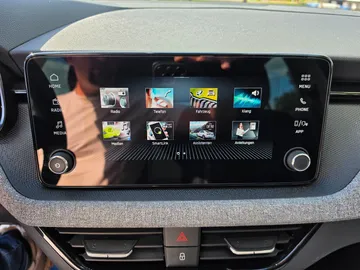 Car image 20