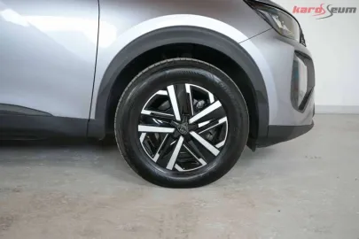Car image 32