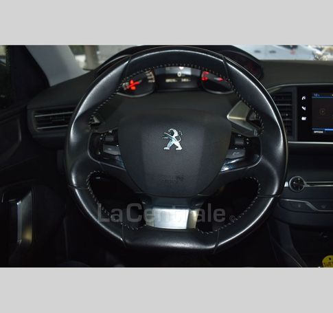 Peugeot 308 SW 1.2 PureTech 130 96 kW image number 14