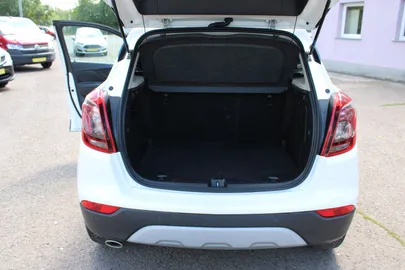 Car image 27