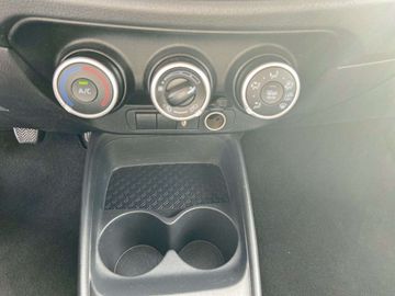 Car image 28