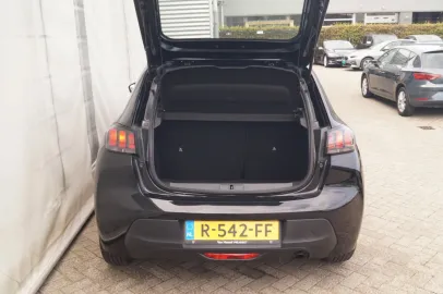 Car image 28