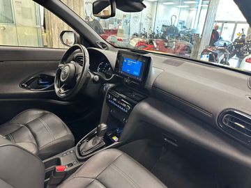 Car image 12