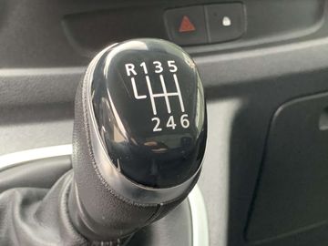 Car image 33