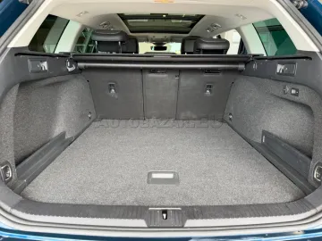 Car image 35