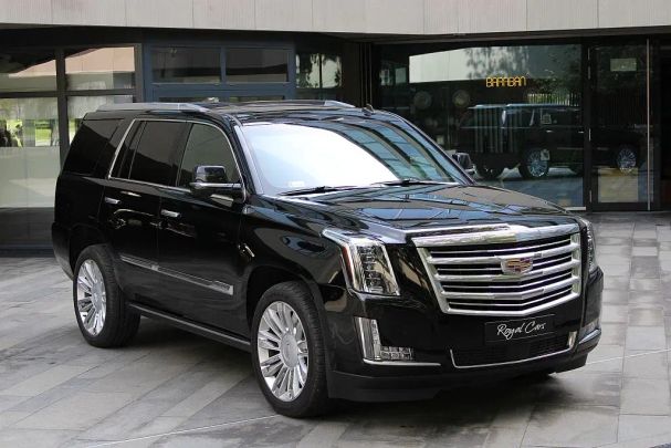 Cadillac Escalade 6.2 V8 AWD AT Platinum 313 kW image number 4