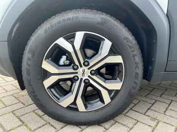 Car image 28