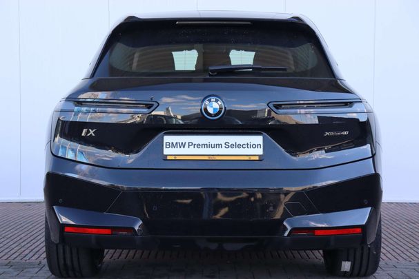 BMW iX xDrive40 240 kW image number 7