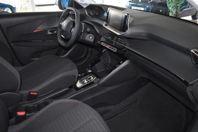 Car image 12