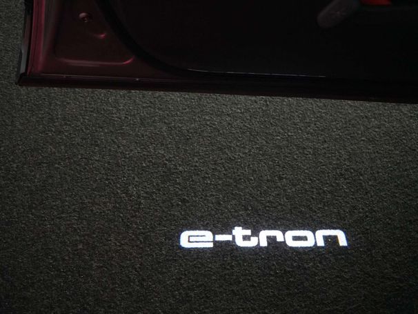 Audi e-tron 55 quattro Advanced 300 kW image number 33