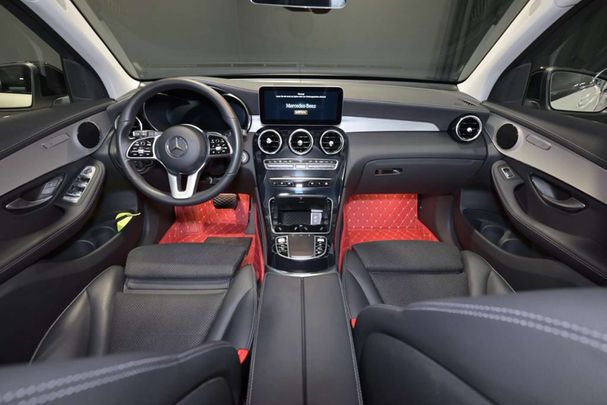 Mercedes-Benz GLC 300 de 225 kW image number 15