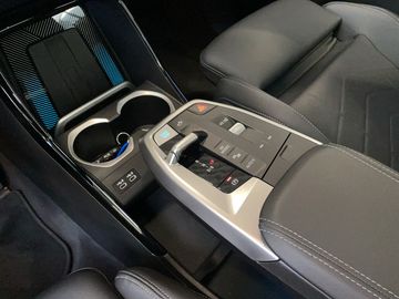 Car image 38