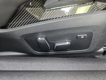 Car image 36