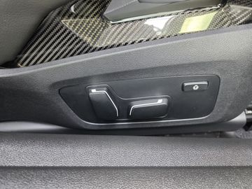 Car image 36