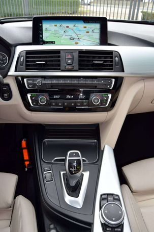 BMW 320i Touring 135 kW image number 25