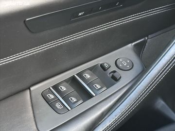 Car image 38