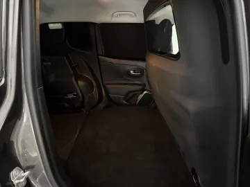 Car image 34