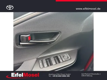 Car image 18