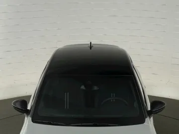 Car image 34
