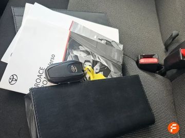 Car image 25
