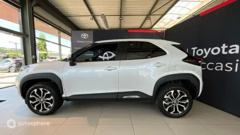 Car image 4