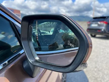 Car image 32