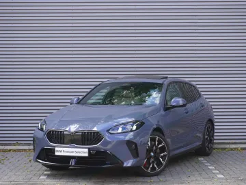 Car image 26
