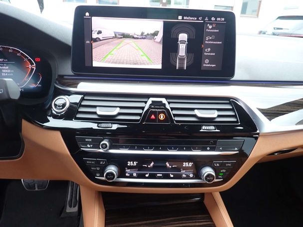 BMW 530i Touring 185 kW image number 6