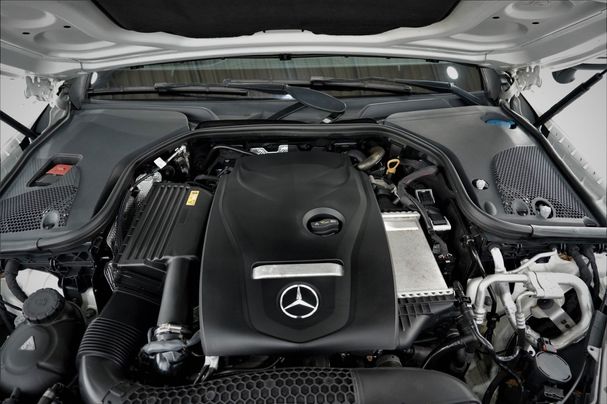 Mercedes-Benz E 200 Coupe 135 kW image number 16