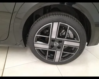 Car image 33