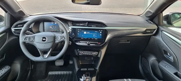 Car image 22